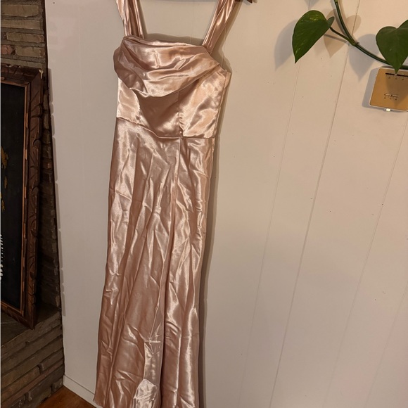 Chic Satin Maxi Dress in Soft Rose - Picture 2 of 12
